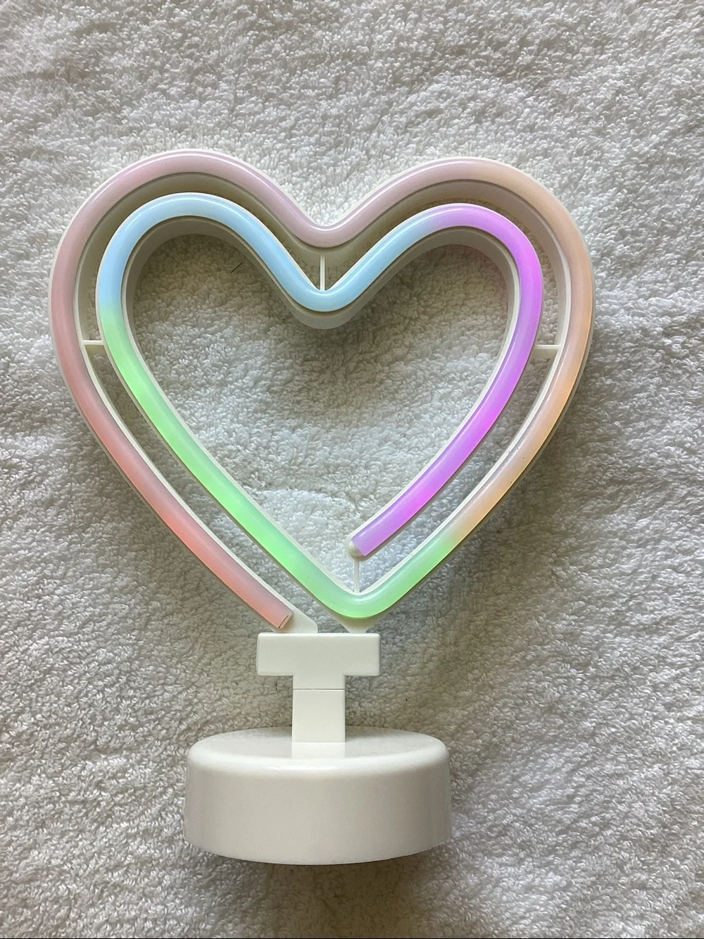 White Heart Accent Light, Battery Operated, multicolor when lit 🔥